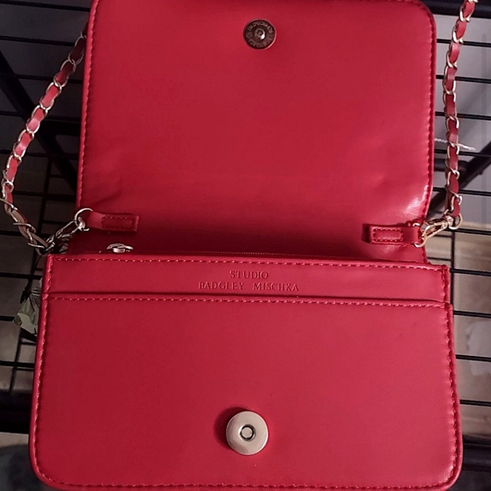 ❤️❤️❤️NWT Bagley Mishka Red Quilted Chain Shoulder Bag. ❤️❤️❤️ - Picture 3 of 10